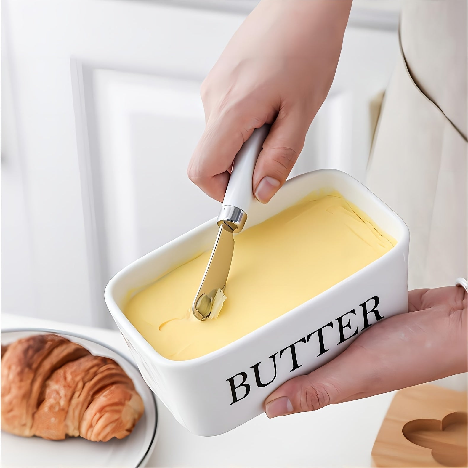 Ceramic Butter Dish with Bamboo Lid & Spreader - ARLUVI
