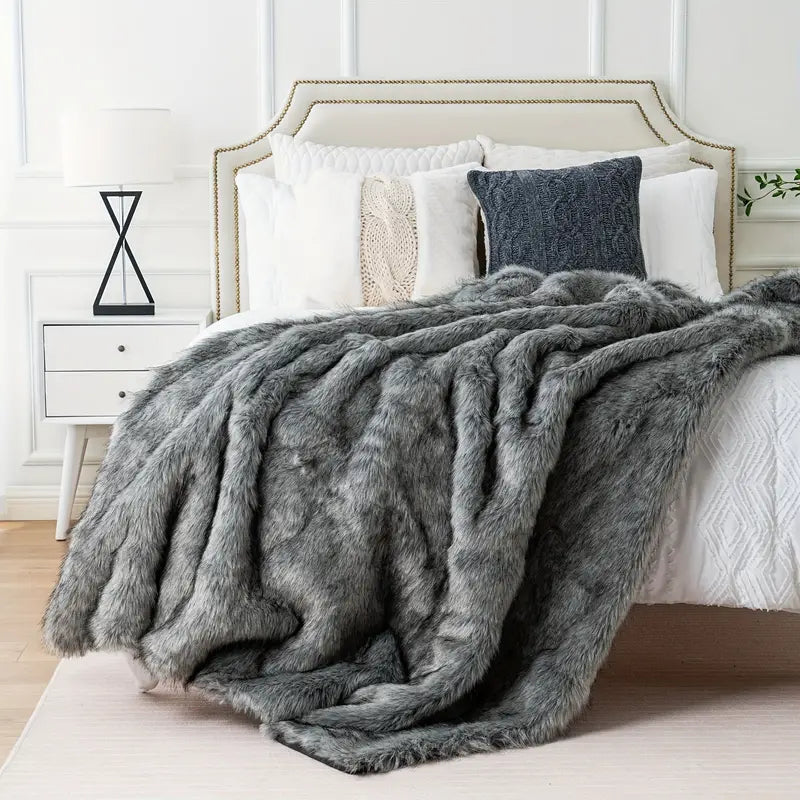 Faux Fur Blanket - ARLUVI