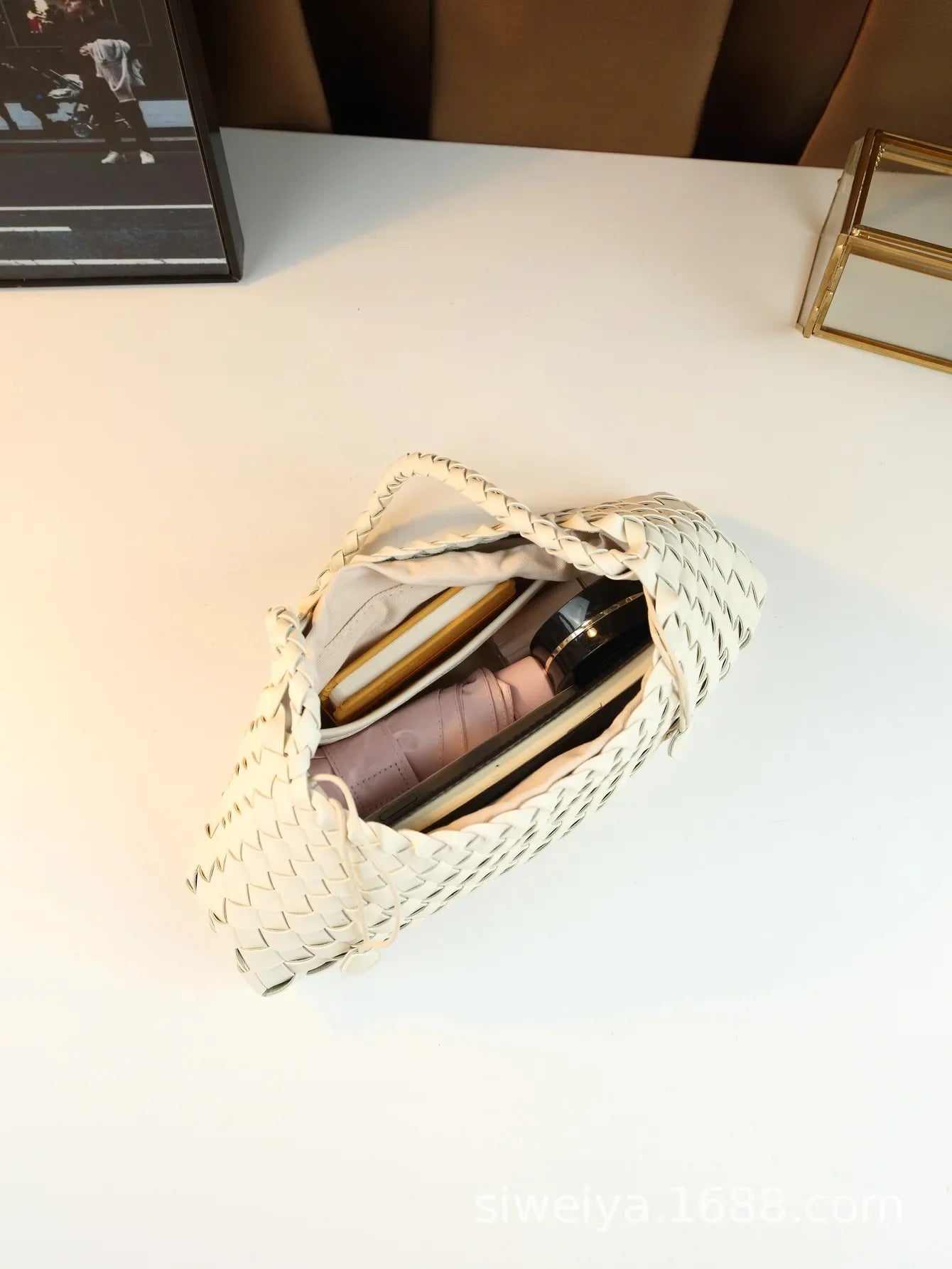 NOREVIA™ Crossbody Shoulder Bag