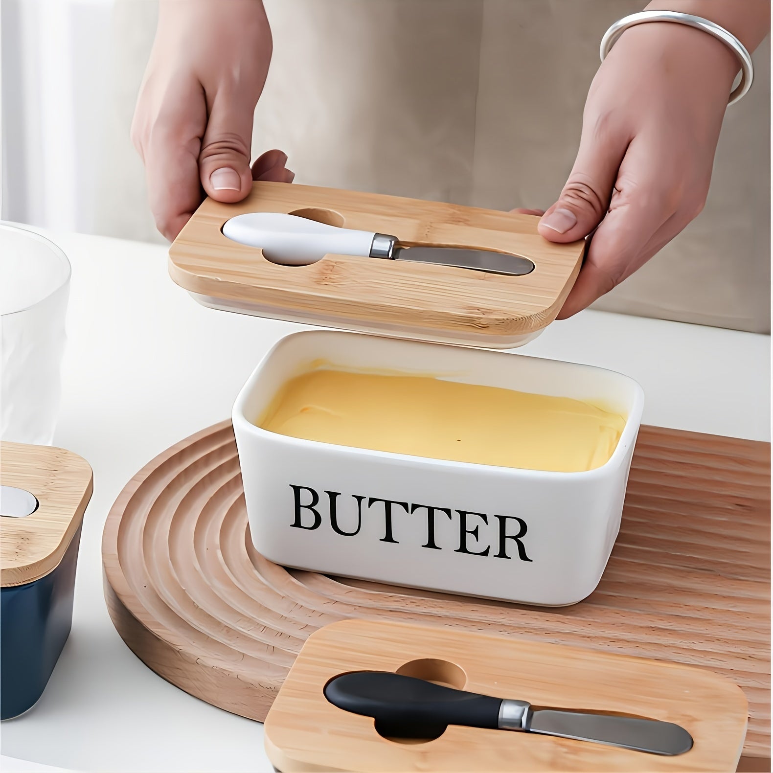 Ceramic Butter Dish with Bamboo Lid & Spreader - ARLUVI